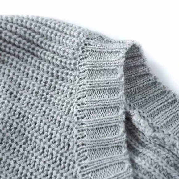 Gray Ruffled Sleeve Knit One Size Sweater - Picture 7 of 8